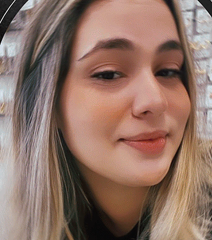 Julia Cunha